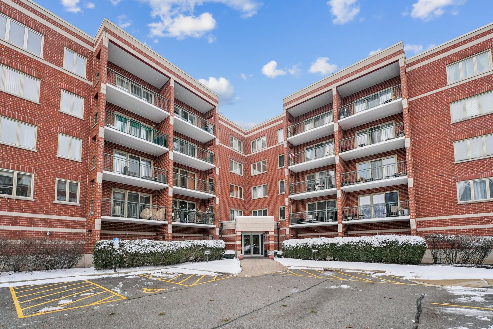 6461 W Warner Avenue #311, Chicago, IL