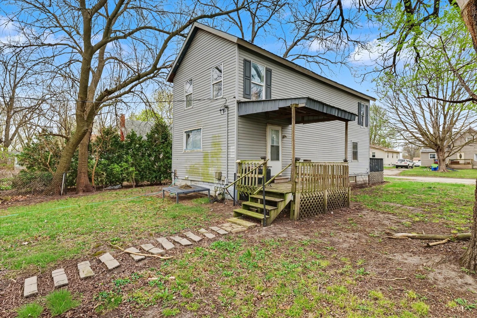 225 E Pine Street, Paxton, IL