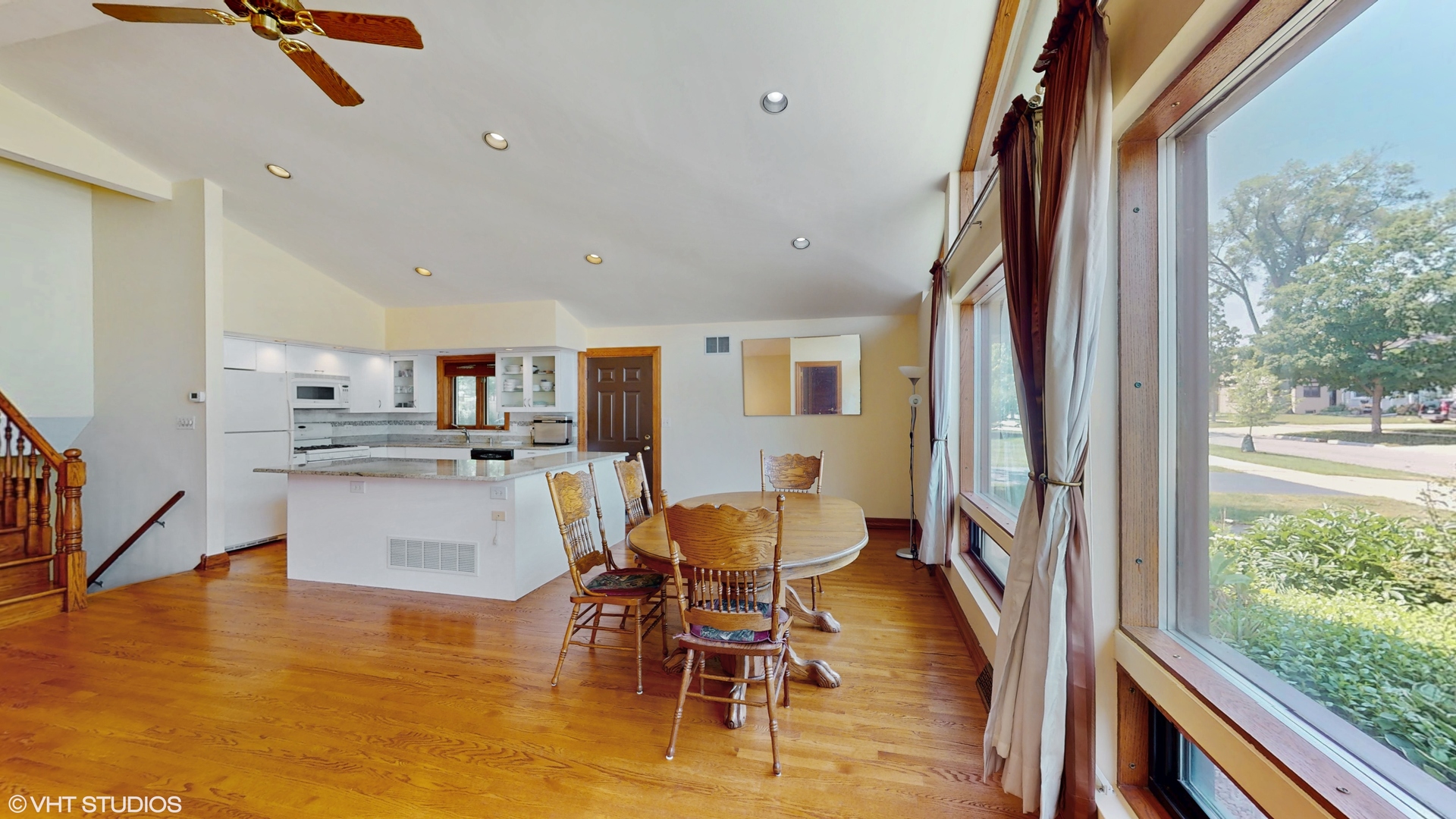 270 W Fremont Avenue, Elmhurst, IL