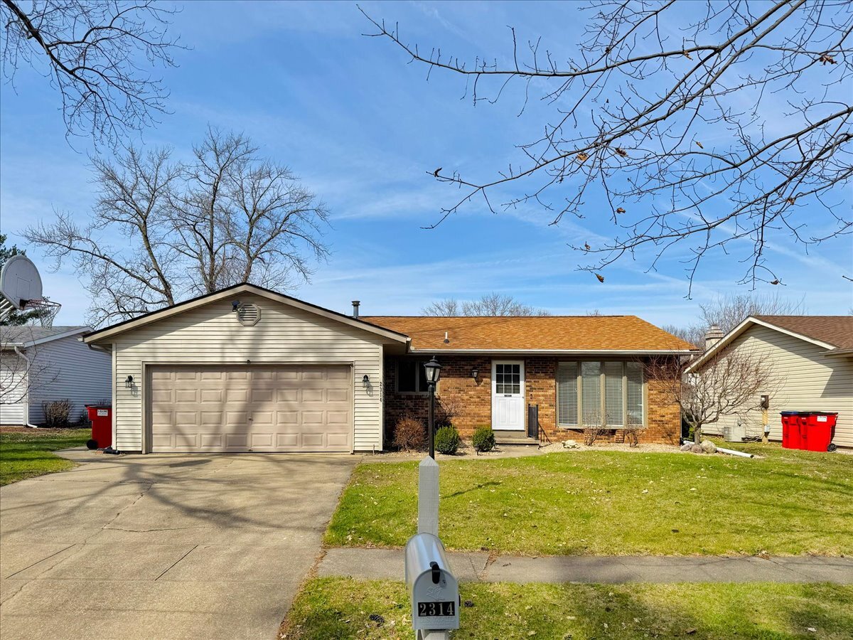 2314 Aspen Drive, Champaign, IL