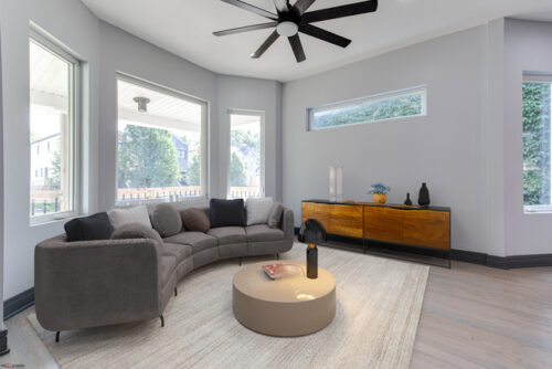 8238 S East End Avenue, Chicago, IL