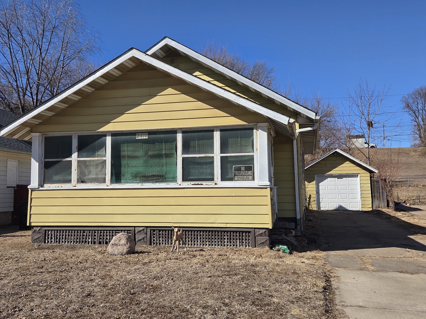 2410 Camanche Avenue, Clinton, IA
