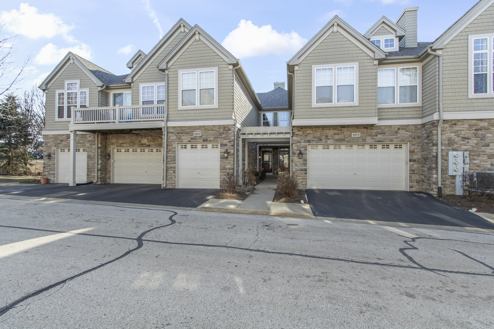 360 Promontory Lane #D, Wauconda, IL