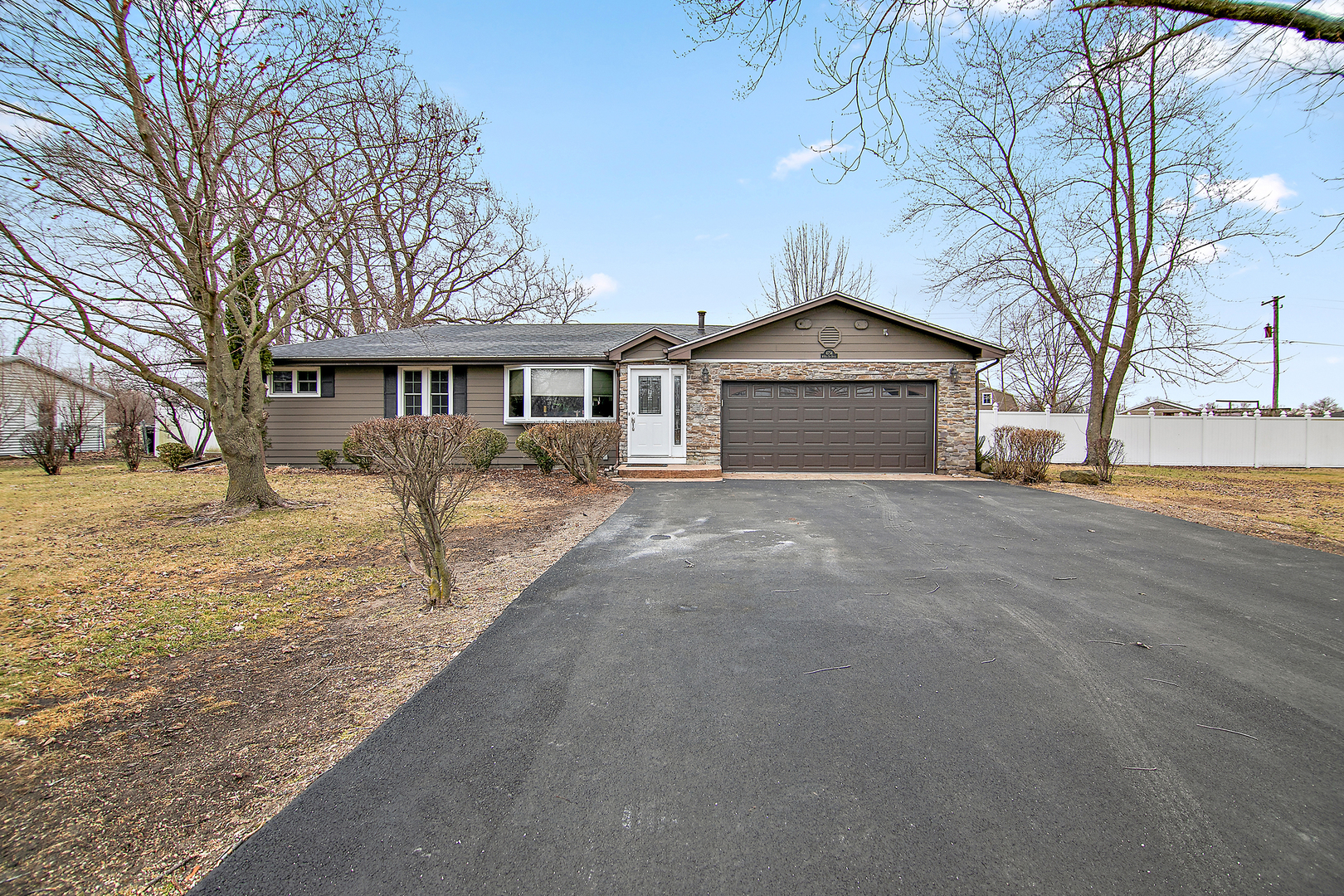 4754 W Hilltop Drive, Kankakee, IL