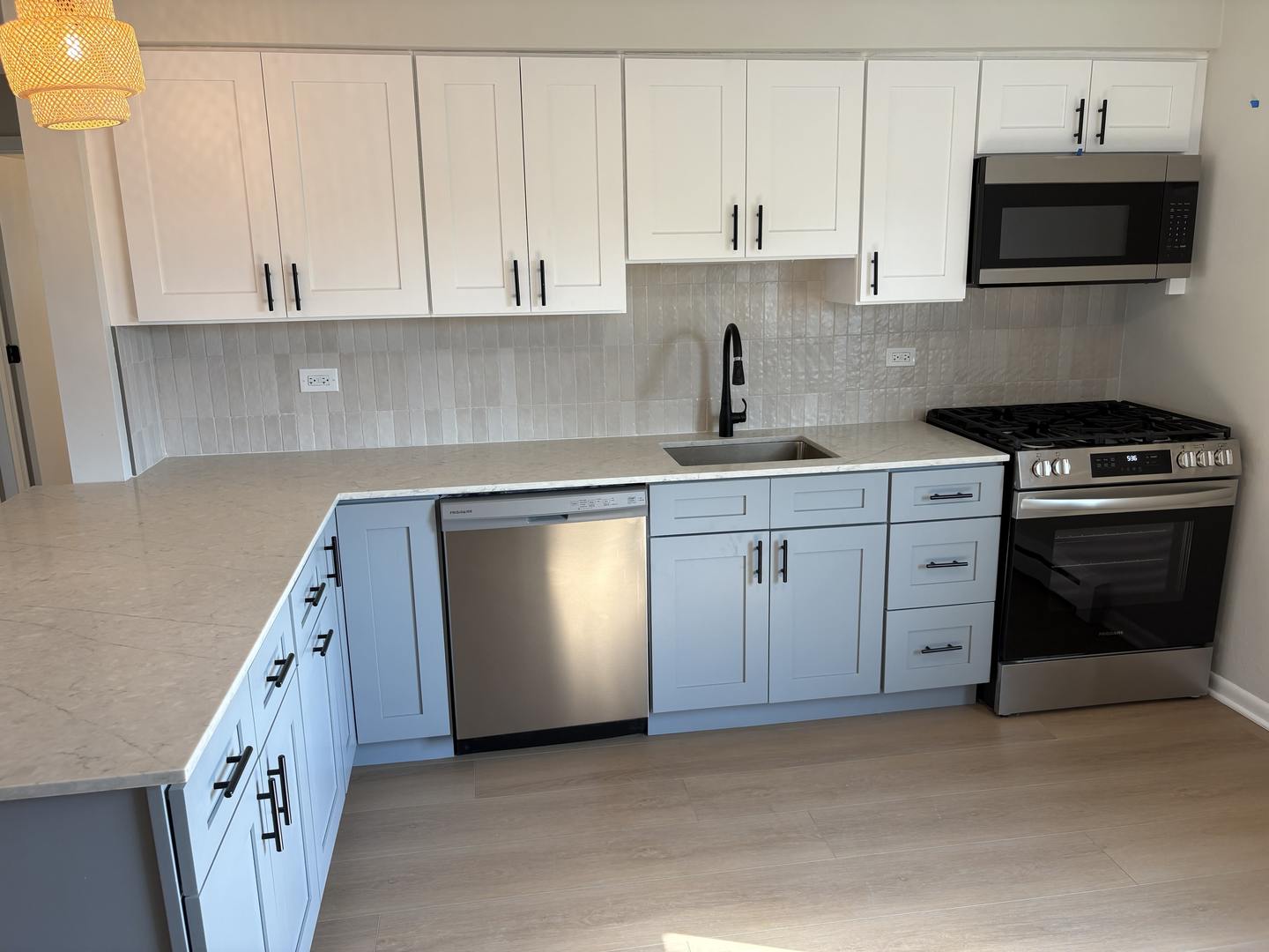 143 Ann Street #3S, Clarendon Hills, IL