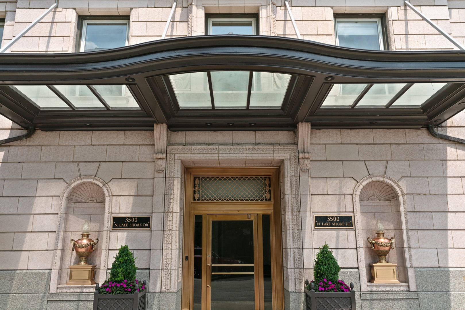 3500 N Lake Shore Drive #3C, Chicago, IL