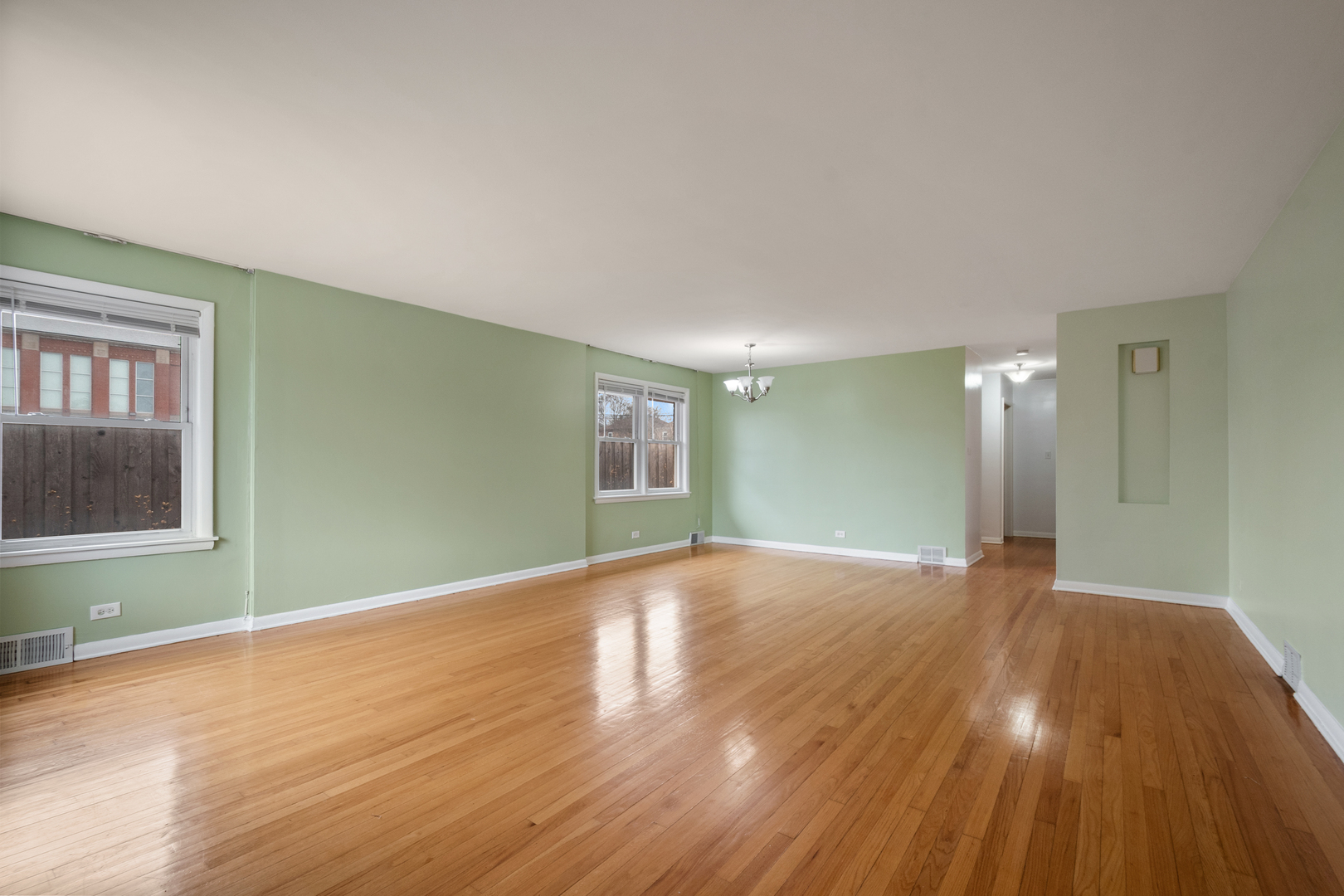 5840 N Kimball Avenue, Chicago, IL