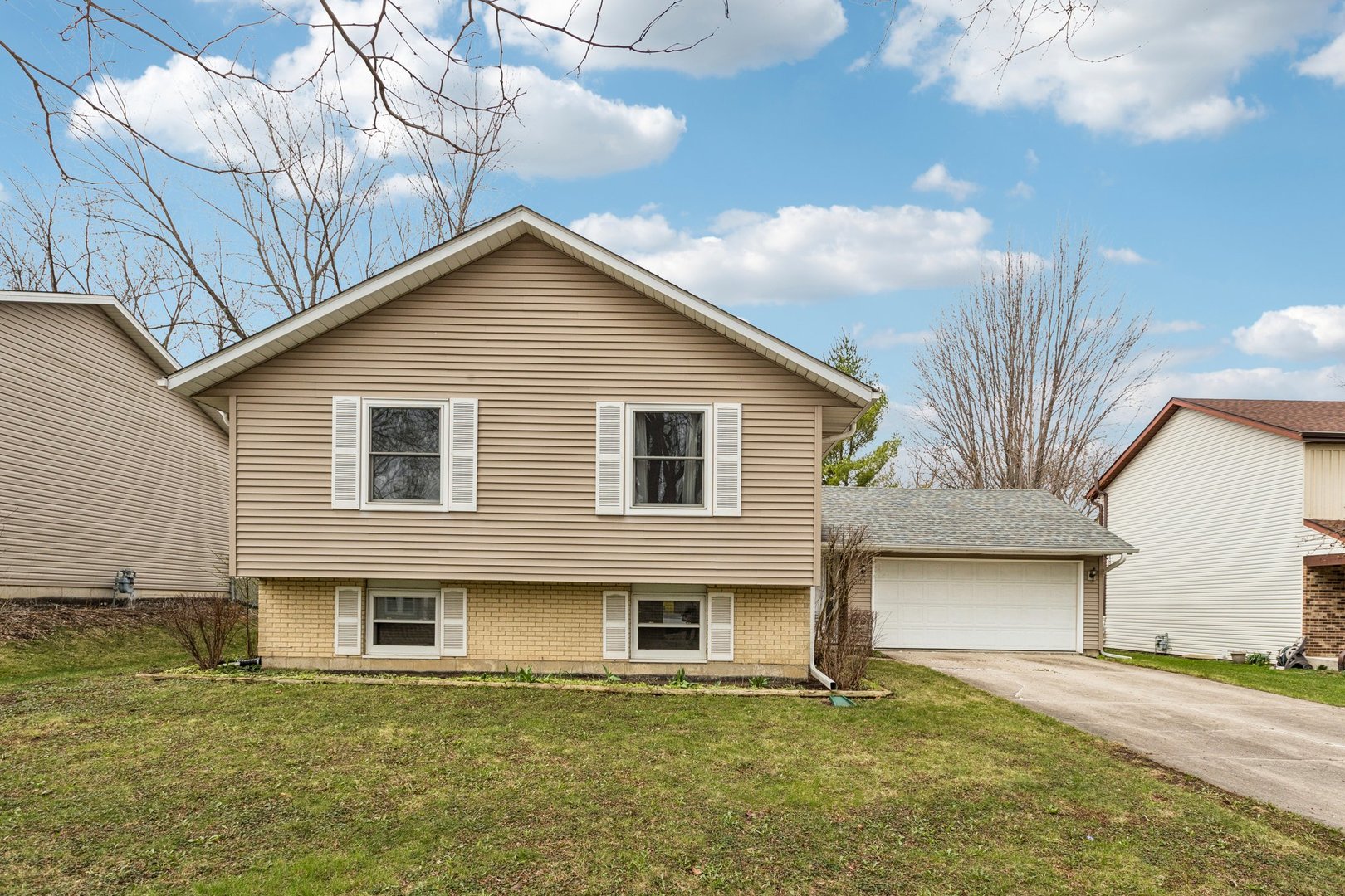 10 S Deerpath Drive, Vernon Hills, IL