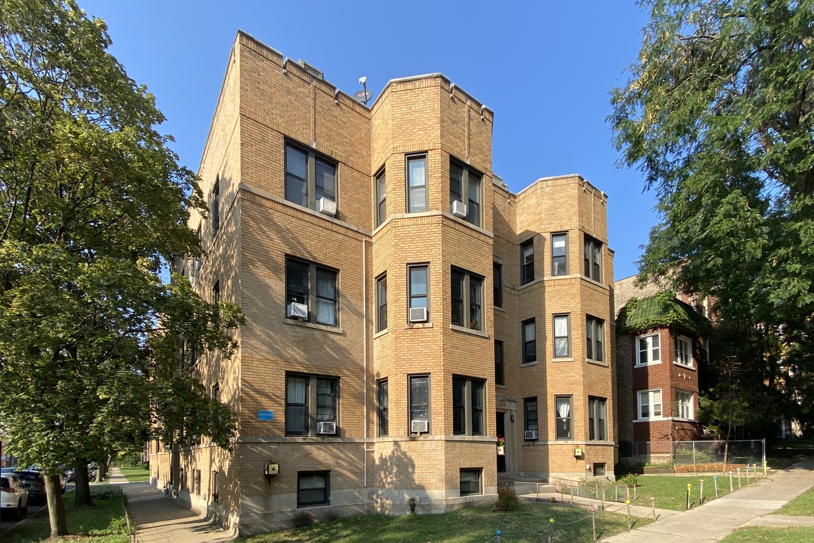 6509 N Hoyne Avenue #1N, Chicago, IL