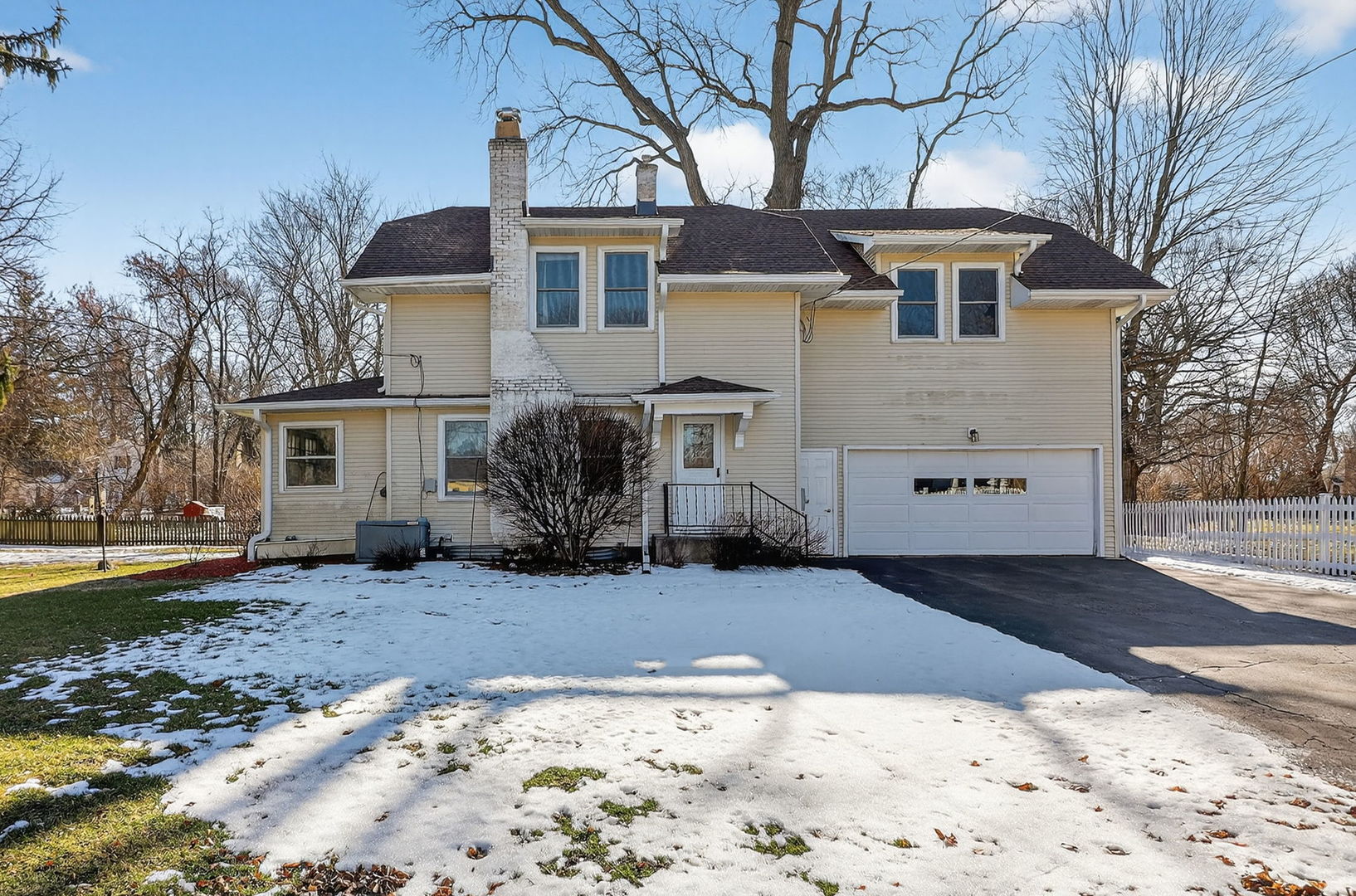 32W183 Glos Street, Wayne, IL