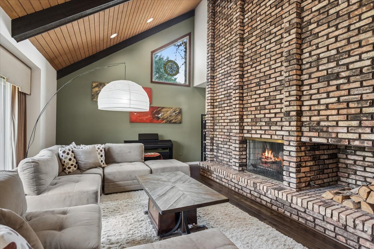 2715 35th Street, Oak Brook, IL