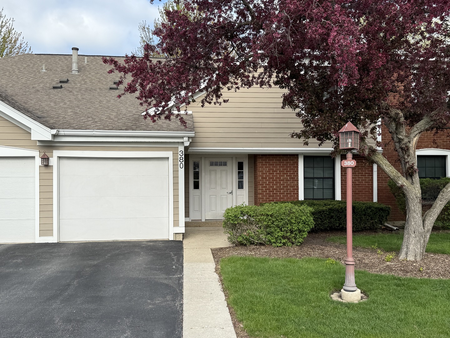 380 HEATHER Court #B2, Schaumburg, IL