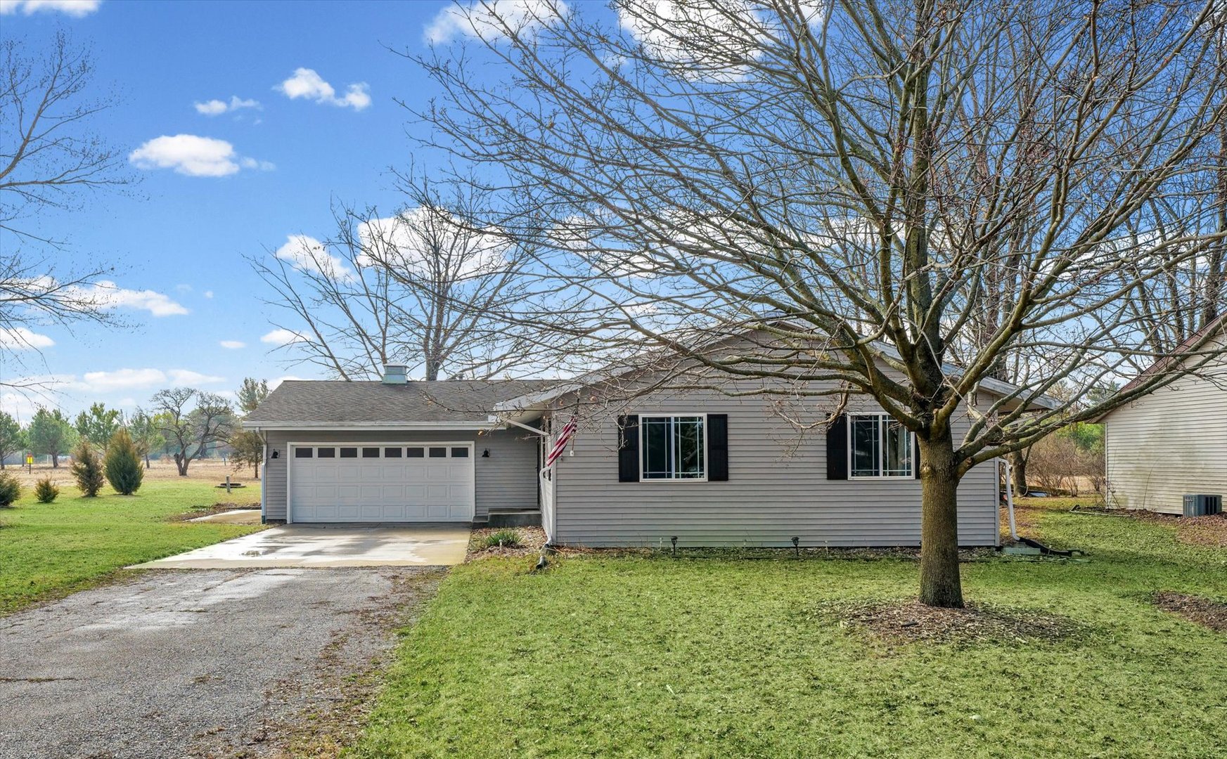 1432 Country Club Lane, Loda, IL