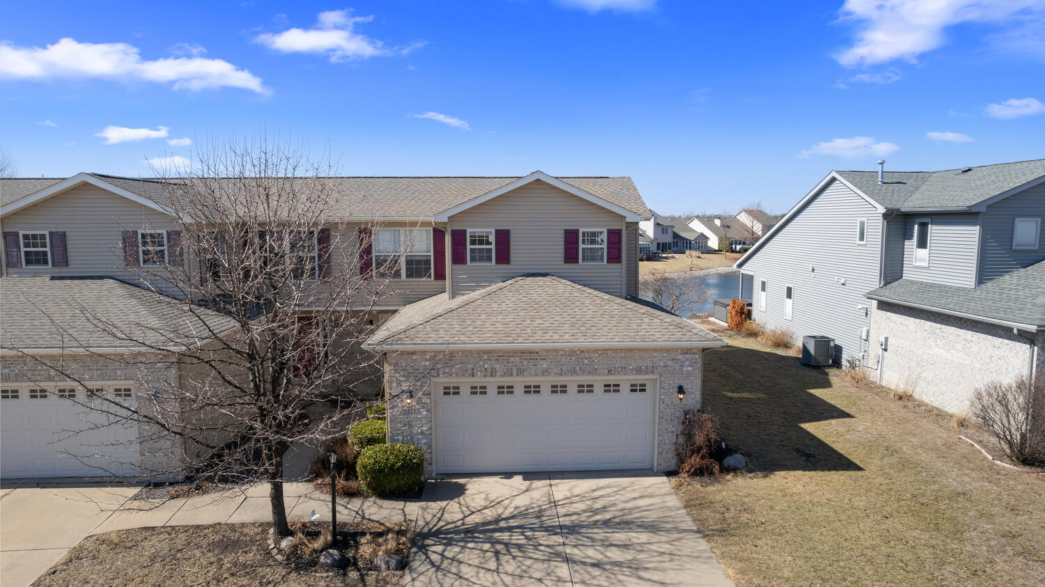 2517 PEMBROOK Point, Champaign, IL