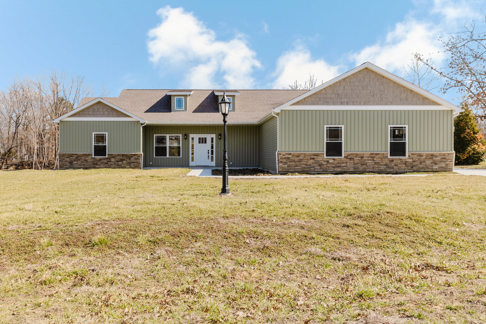 704 Jonathan Lane, Carterville, IL