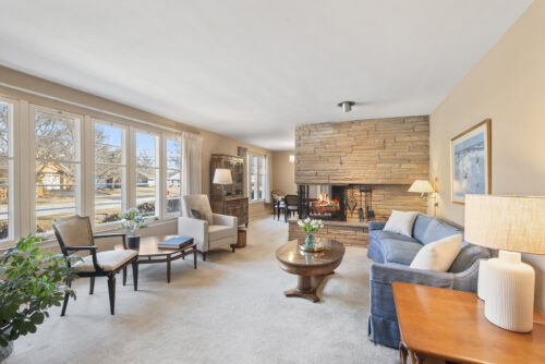 18515 Dundee Avenue, Homewood, IL