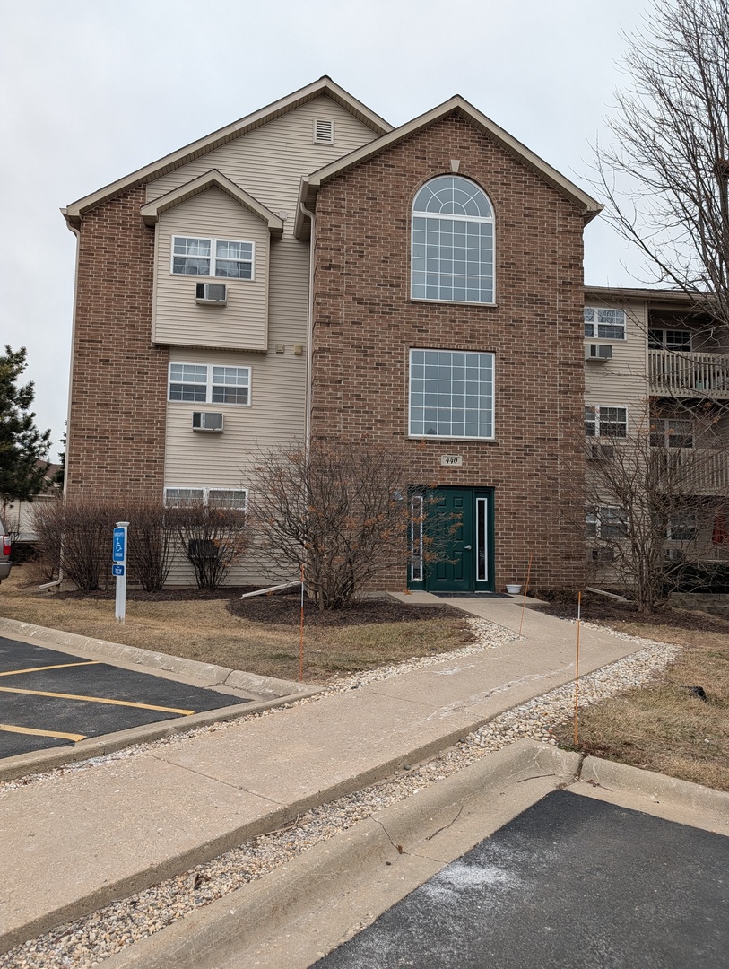 440 Cunat Boulevard #2D, Richmond, IL