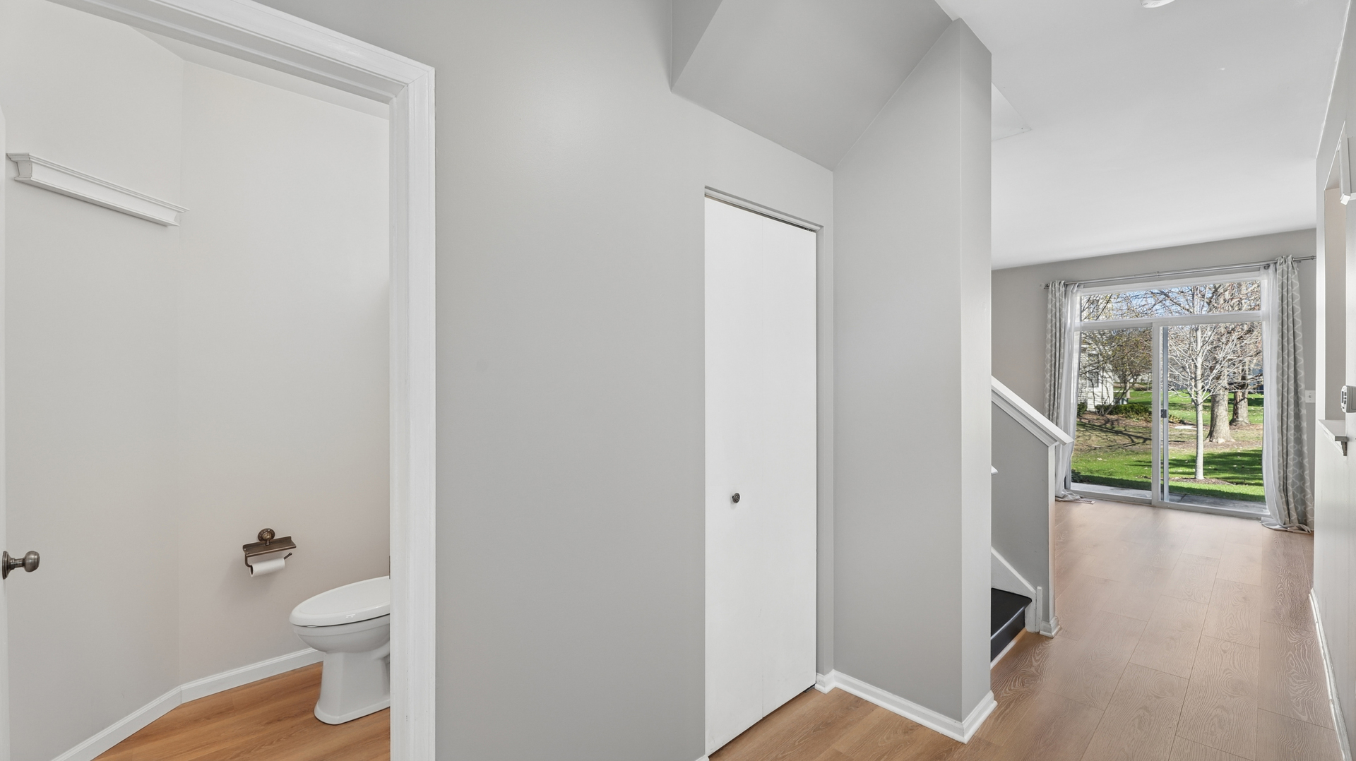 2912 White Thorn Circle, Naperville, IL