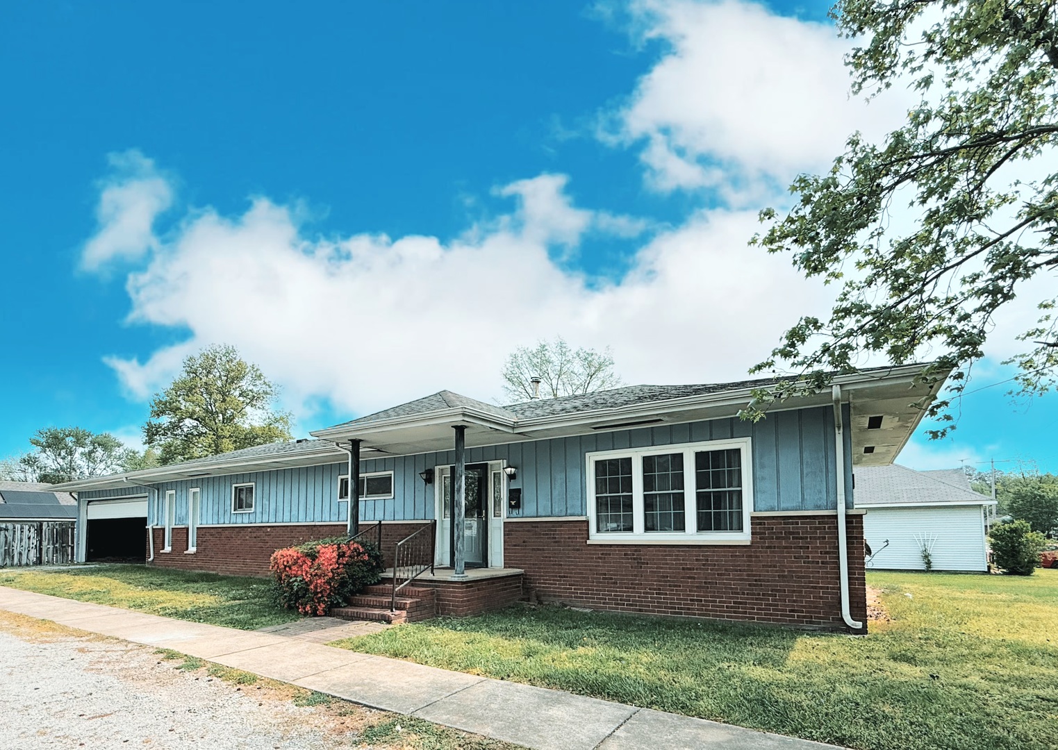 1401 E St Louis Street, West Frankfort, IL