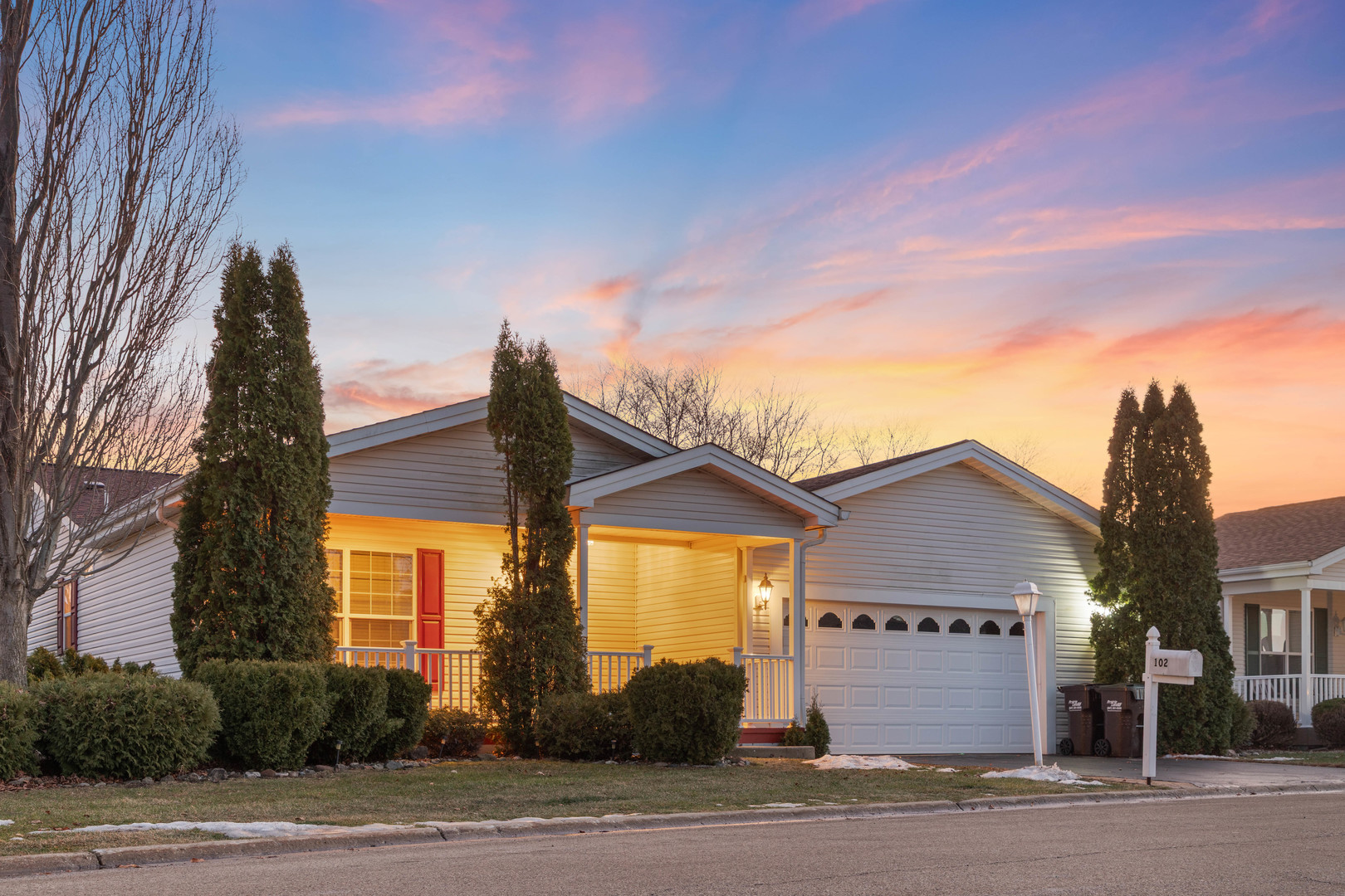 102 Hitching Post Lane, Grayslake, IL