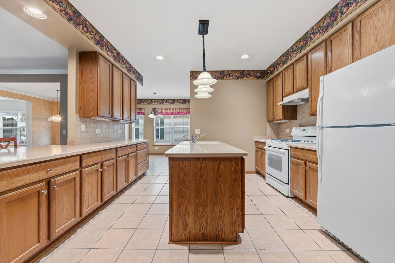 102 Hitching Post Lane, Grayslake, IL