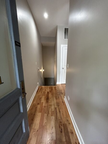 753 W Buckingham Place #1, Chicago, IL