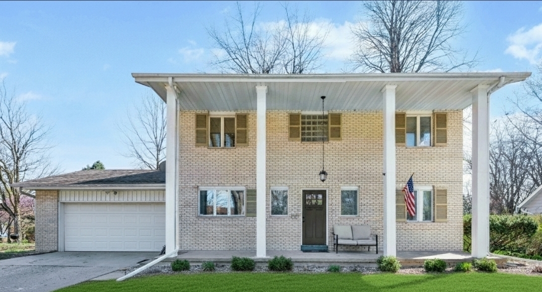 903 Crestline Drive, Normal, IL