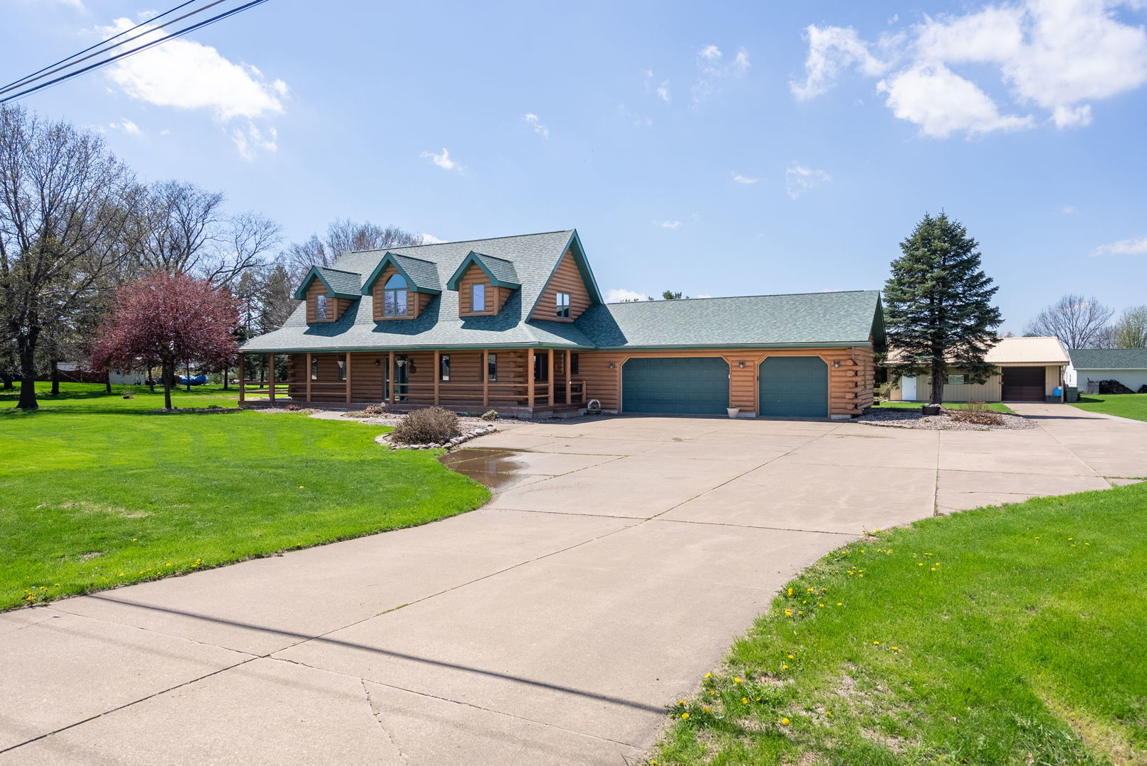 20664 N Brady Street, Davenport, IA