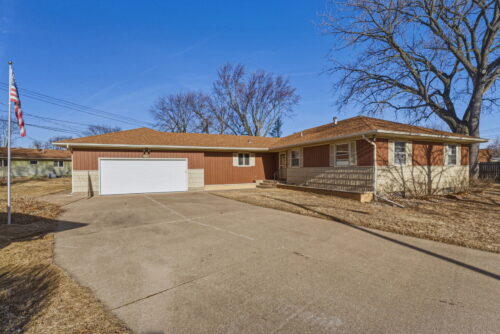 221 Hilltop Court, Milan, IL