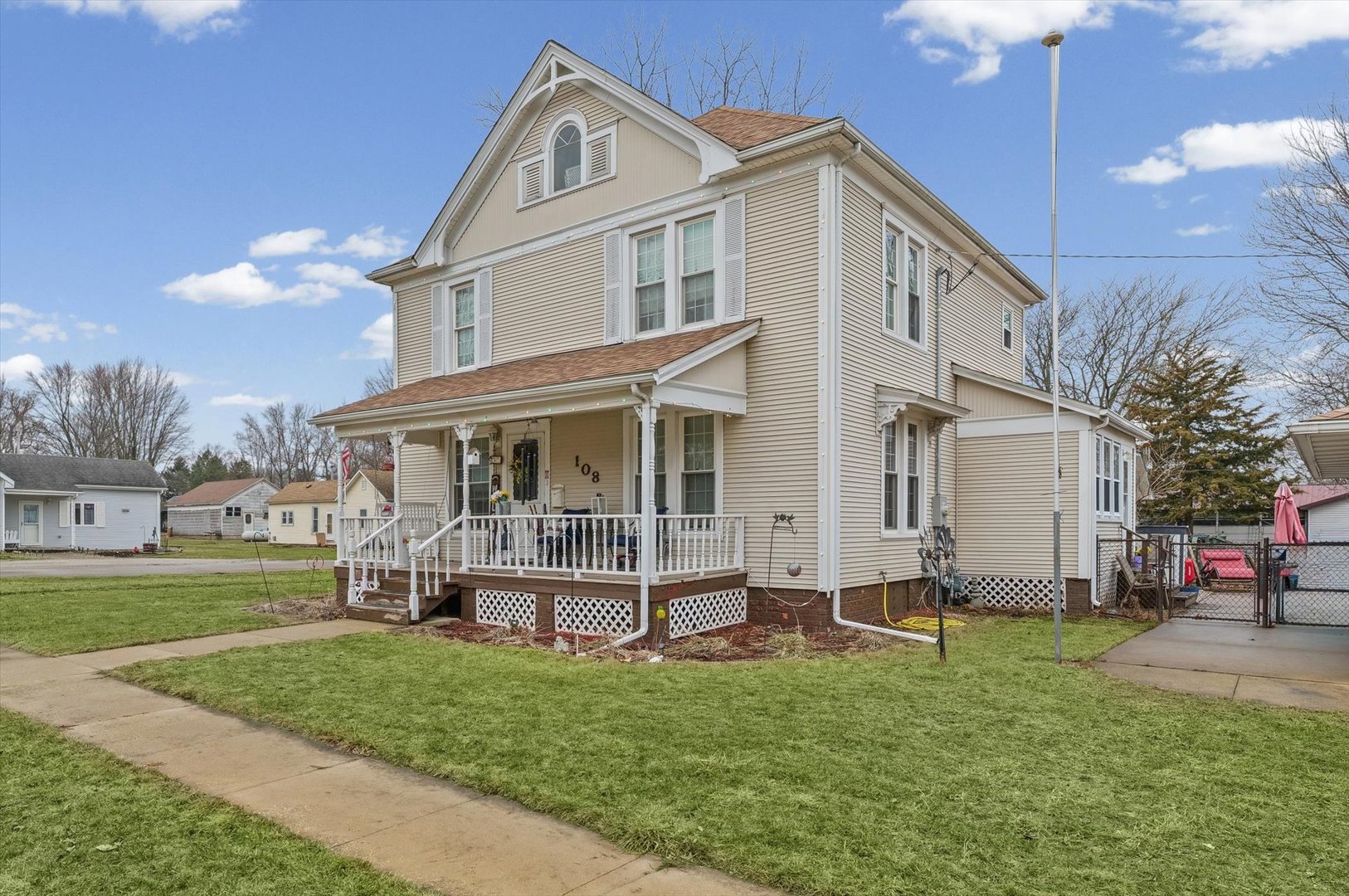 108 S Main Street, Mansfield, IL