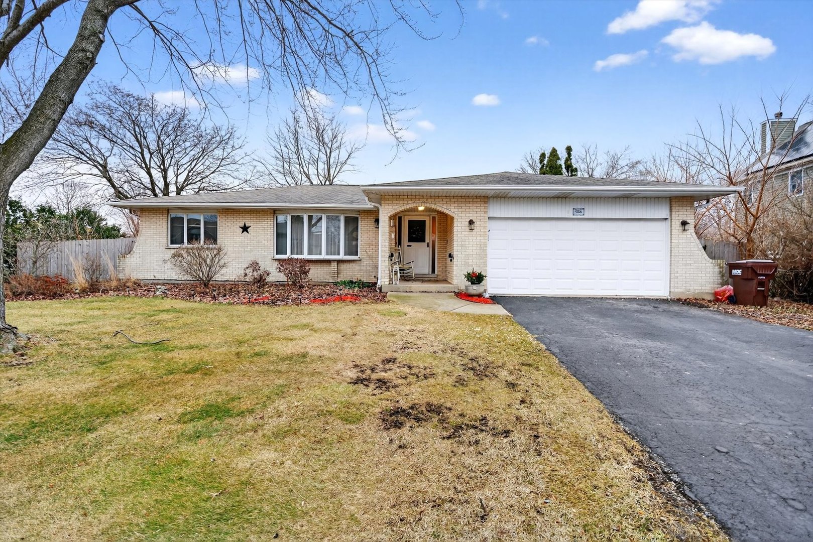 938 Duvall Drive, Woodstock, IL