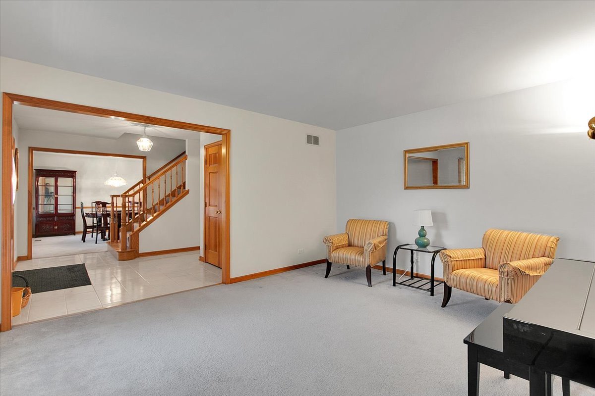 311 Millcreek Lane, Naperville, IL