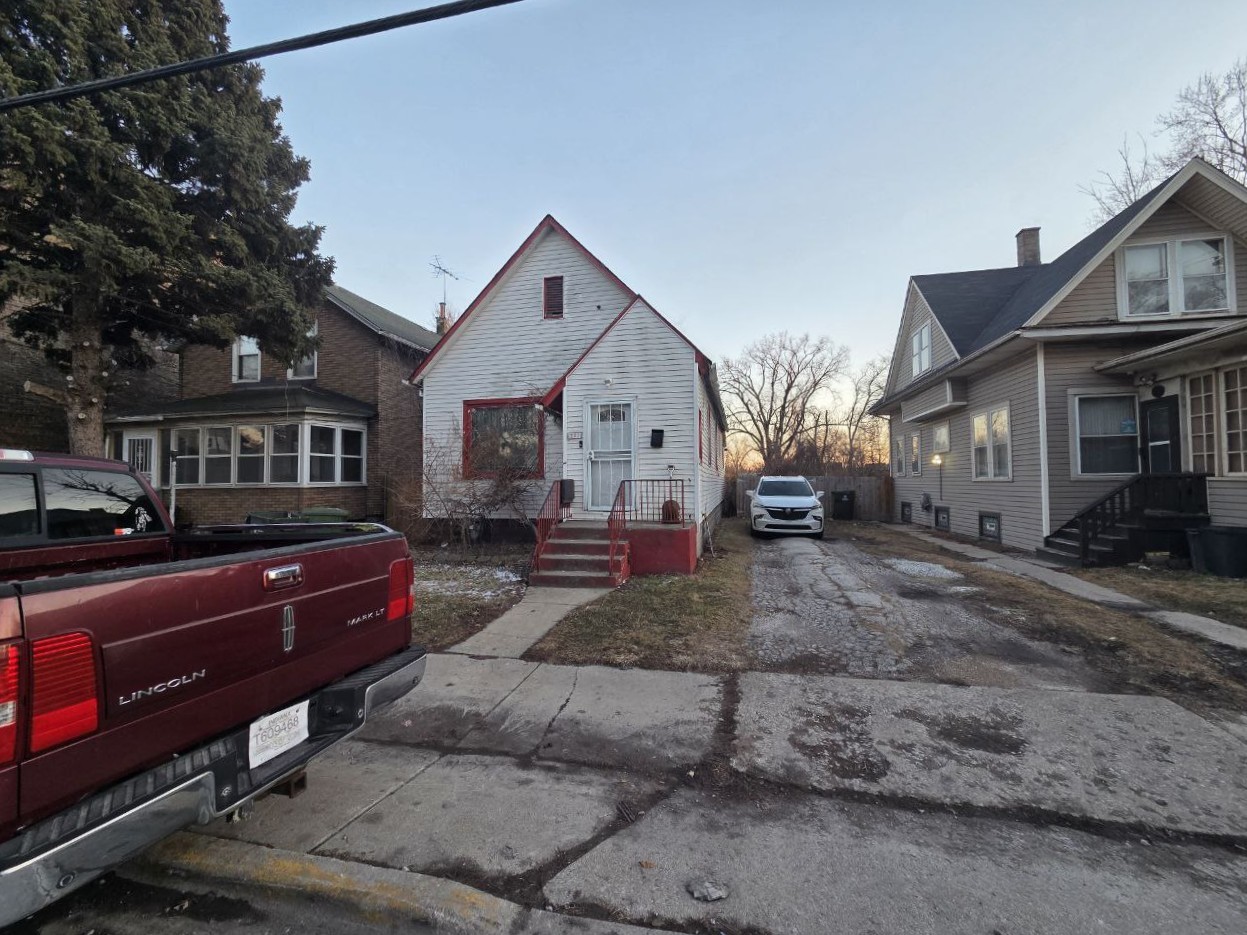 221 E 138th Street, Dolton, IL