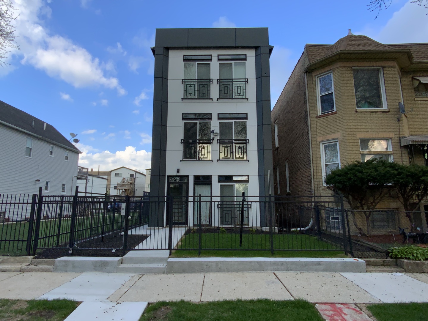 6325 S Langley Avenue, Chicago, IL