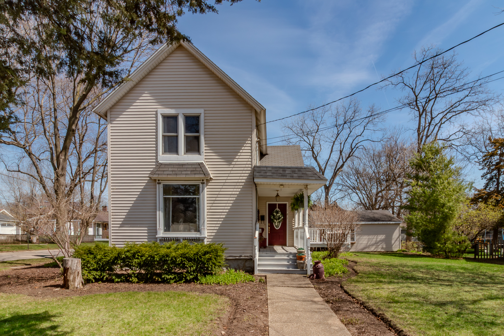 121 S Walkup Avenue, Crystal Lake, IL