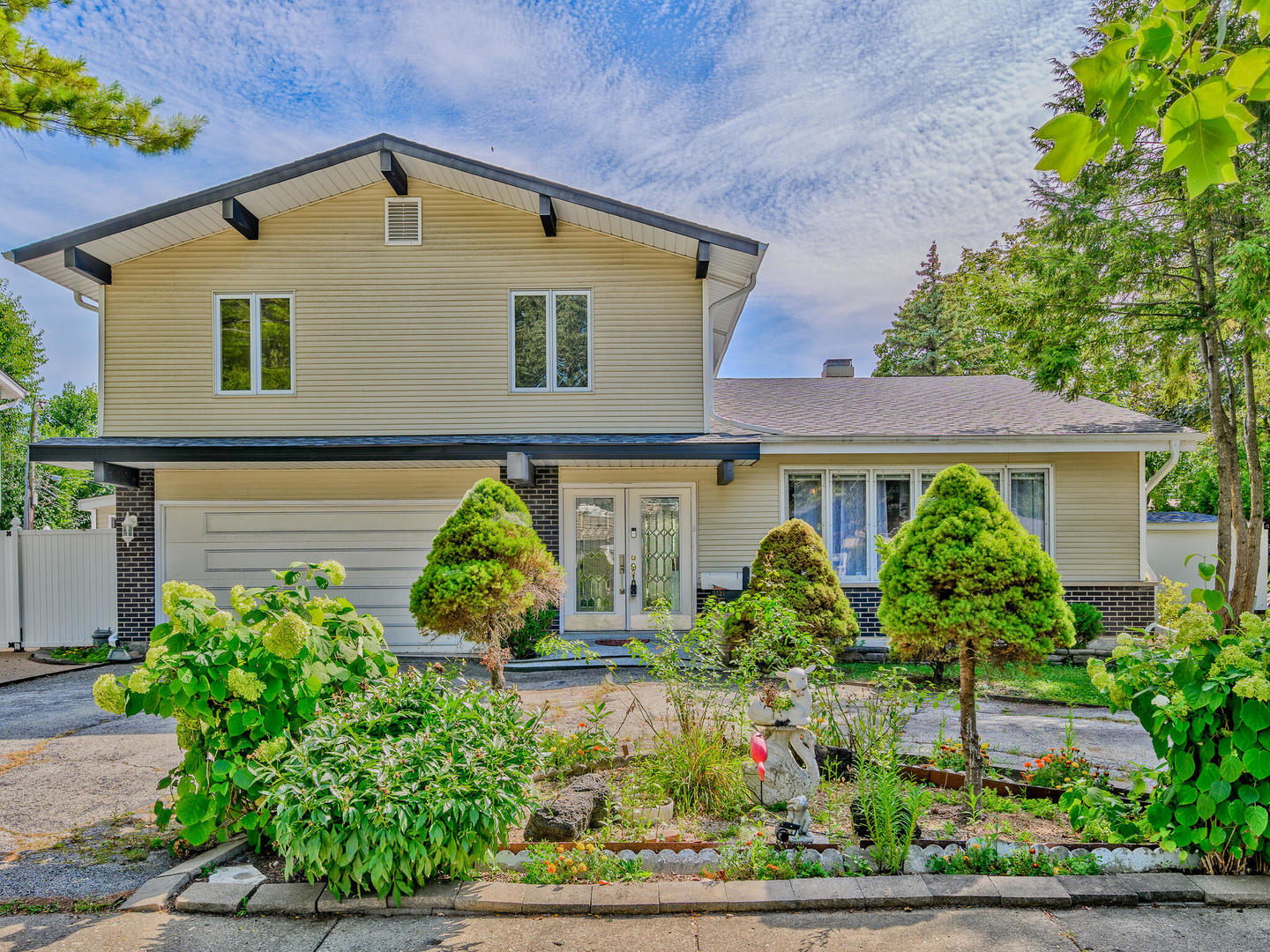 1121 N Greenfield Lane, Mount Prospect, IL