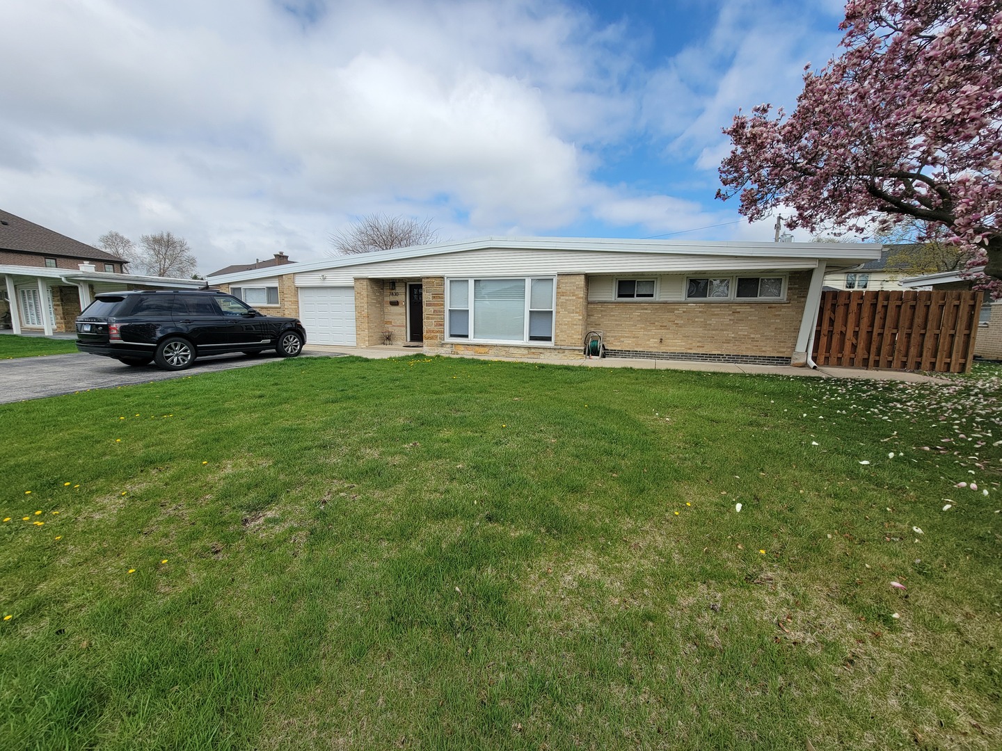 7830 W CARMEN Avenue, Norridge, IL