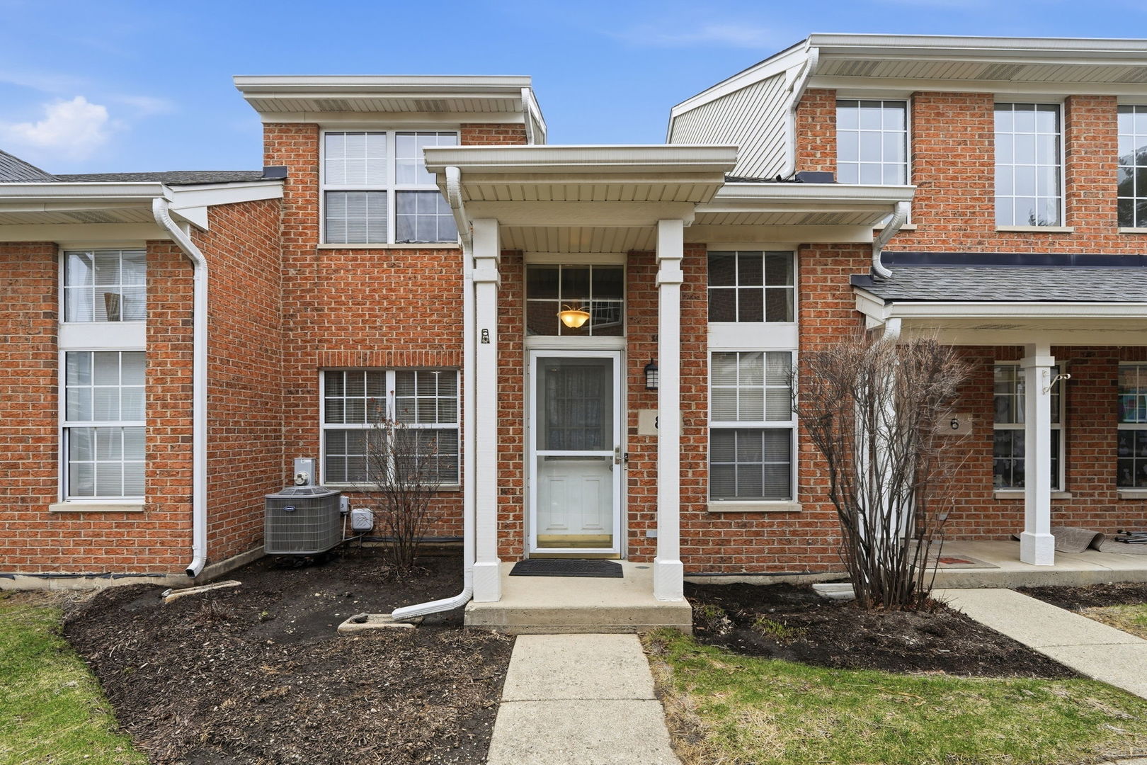 8 Saint Regis Court, Elmhurst, IL