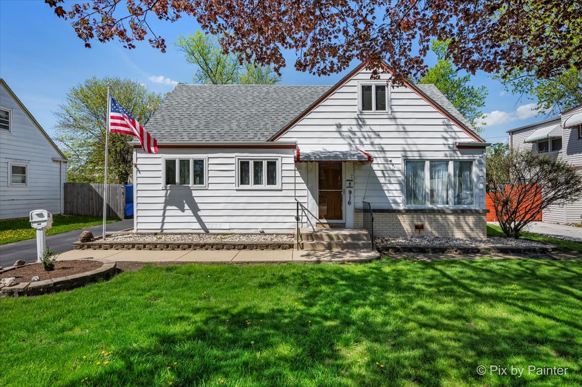 916 N Roberta Avenue, Melrose Park, IL
