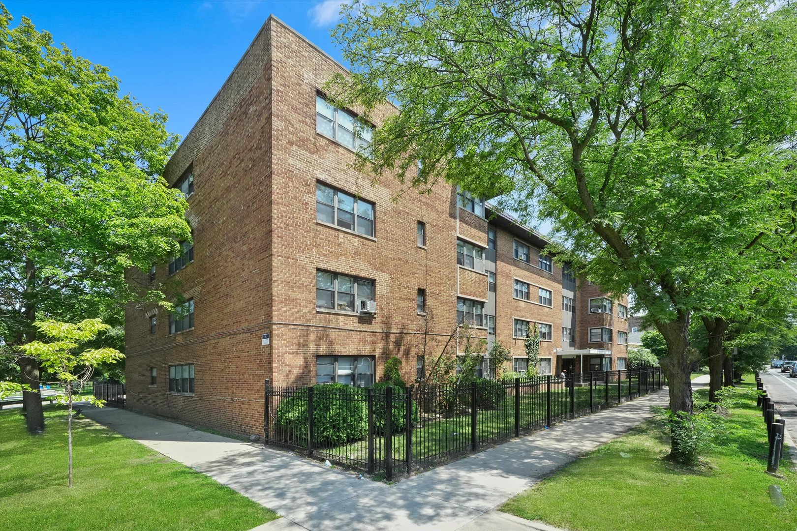 7801 S South Shore Drive, Chicago, IL