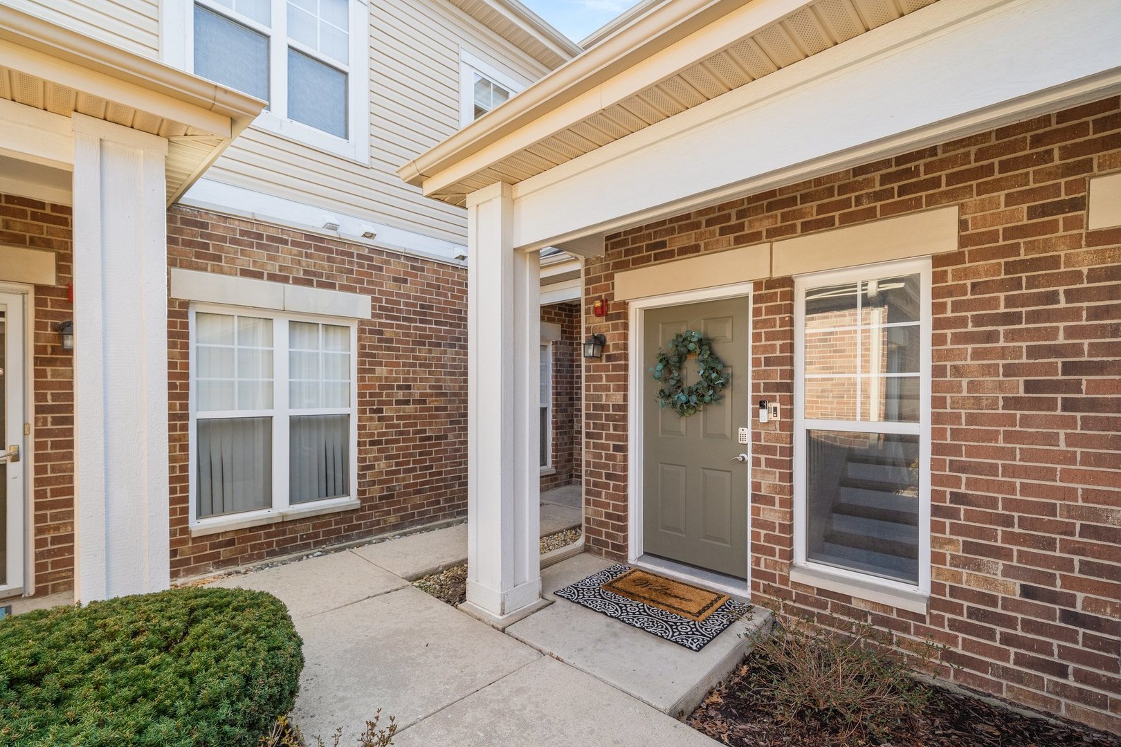 620 Pineridge Drive #620, Oswego, IL