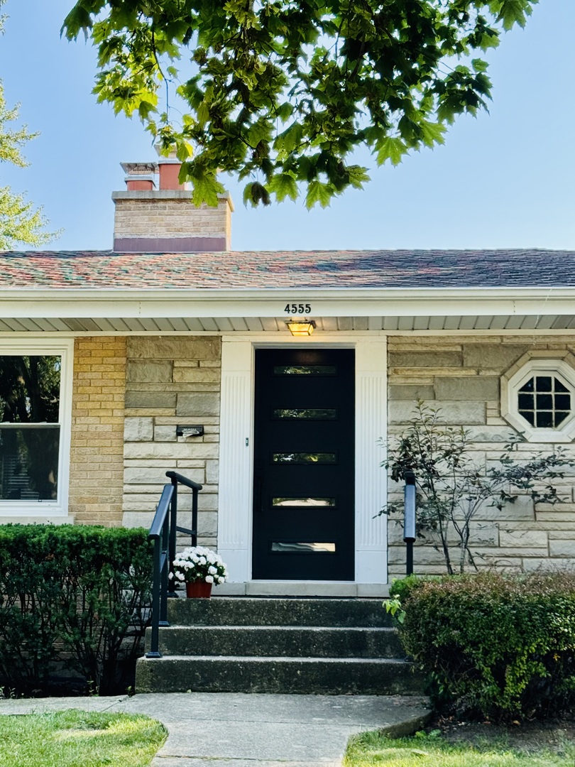 4555 Cleveland Street, Skokie, IL