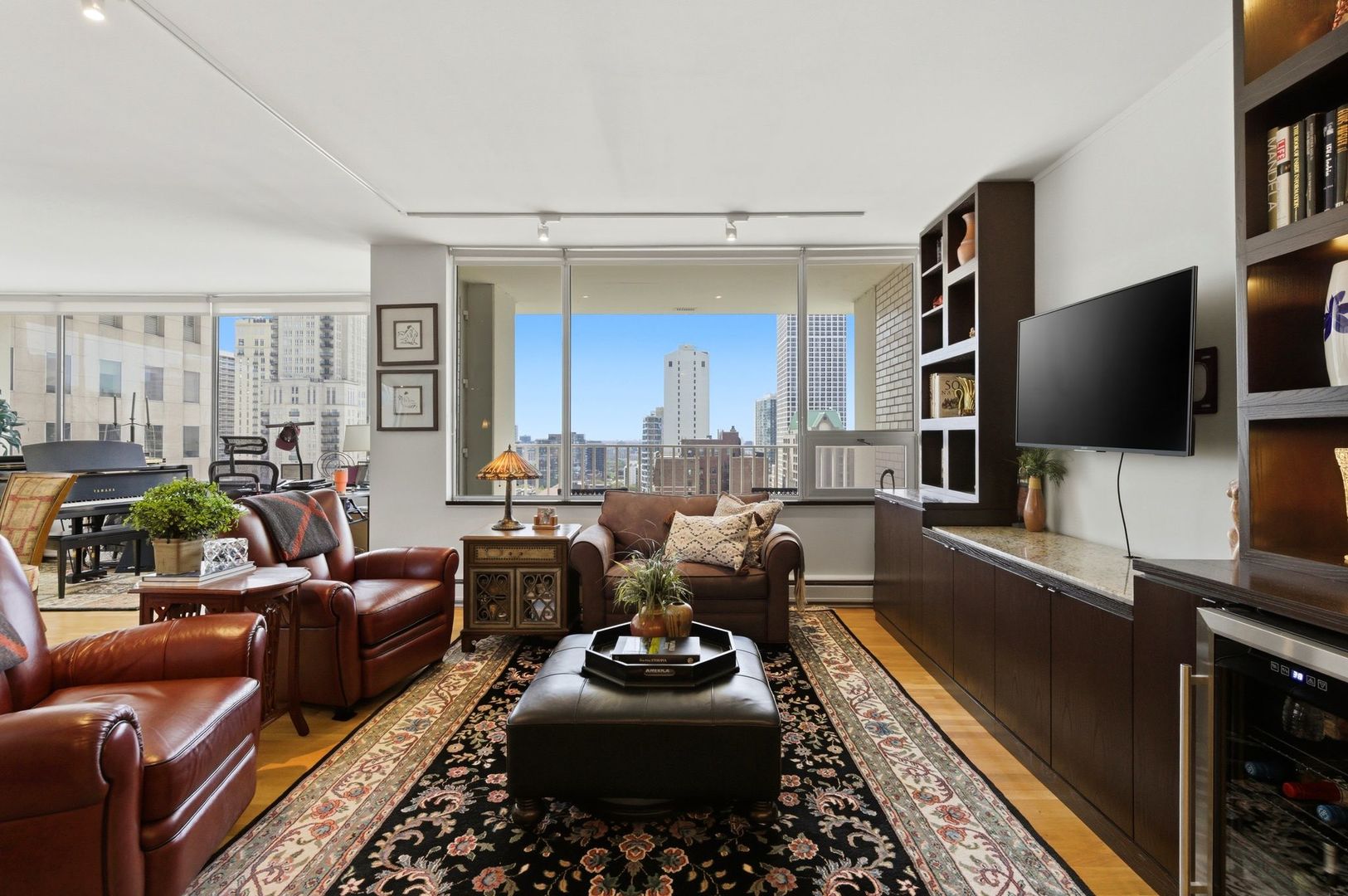 1000 N Lake Shore Plaza #24C, Chicago, IL