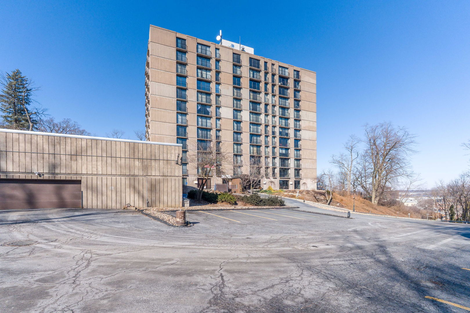 1800 7th Street #10E, East Moline, IL