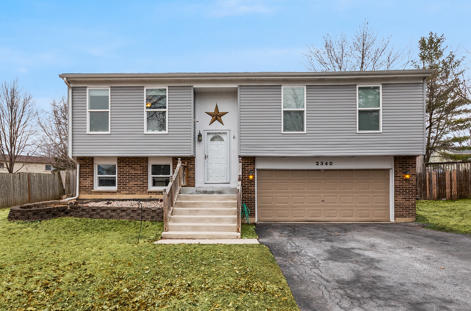2340 Portsmouth Court, Aurora, IL
