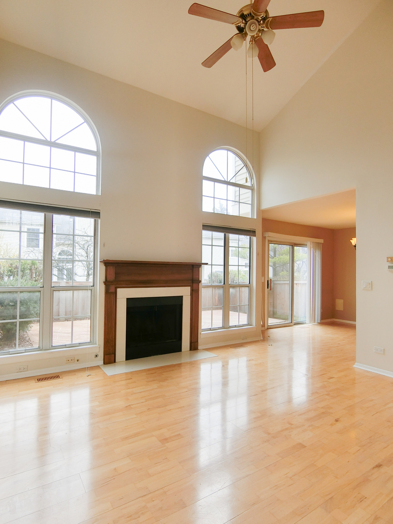 905 Sturnbridge Court, Schaumburg, IL