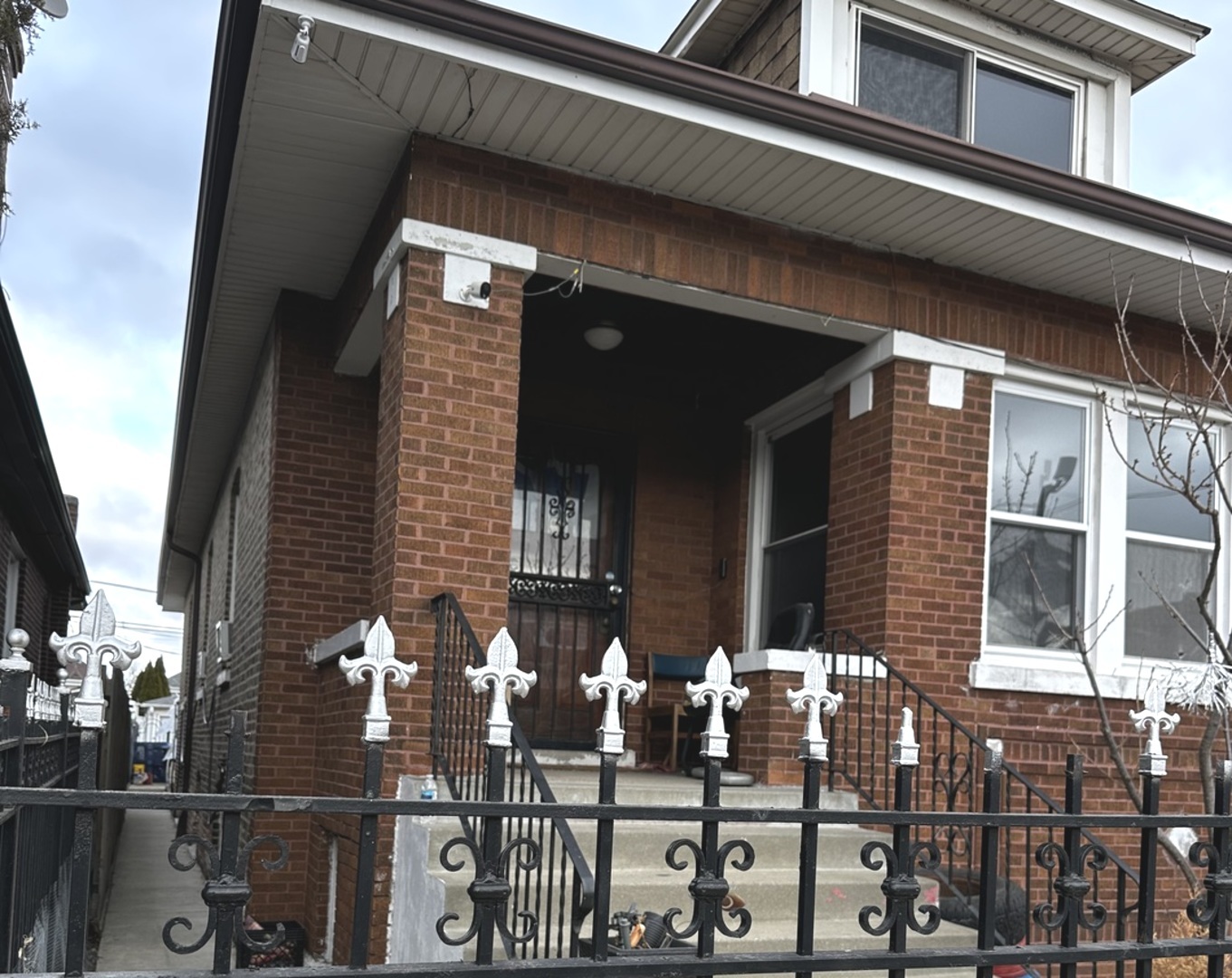 5839 S Sacramento Avenue, Chicago, IL