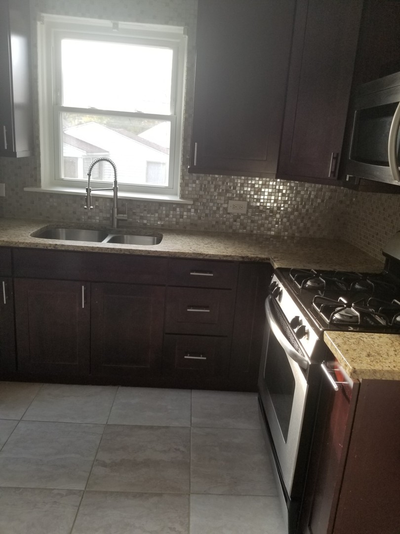 1106 Manchester Avenue, Westchester, IL