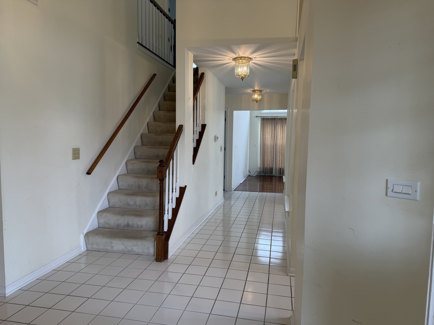 1576 Poplar Creek Drive, Hoffman Estates, IL