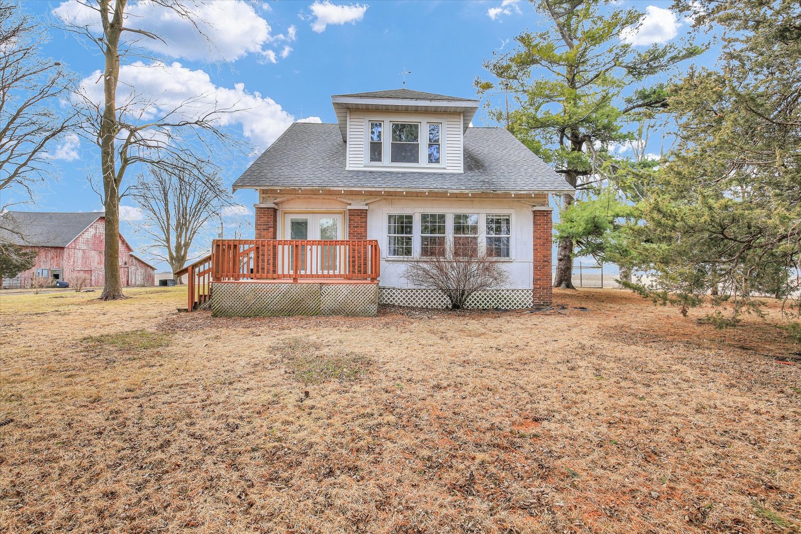 525 County Road 2400, Broadlands, IL